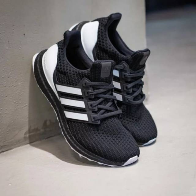 Sepatu Adidas Ultra Boost 4.0 Black Orca