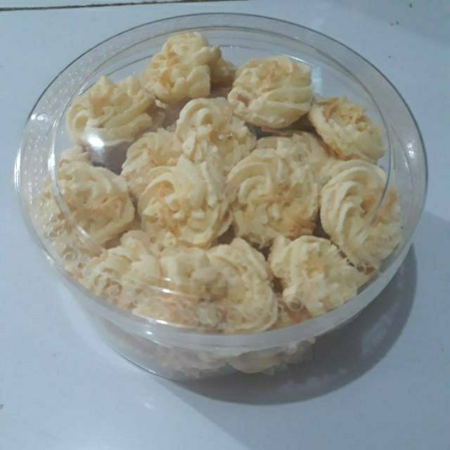 

Paket kue sagu, semprit