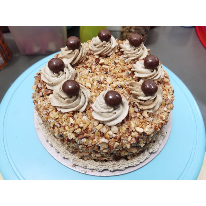 

Mocca Nougat Cake D16