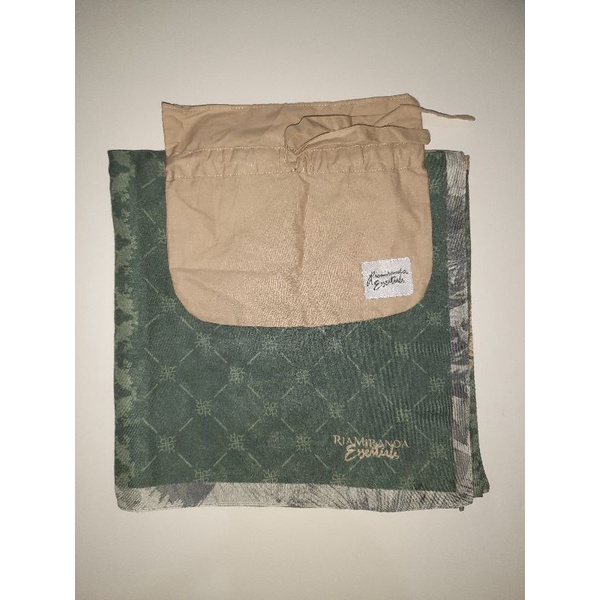 Preloved Fobi Scarf Ria Miranda