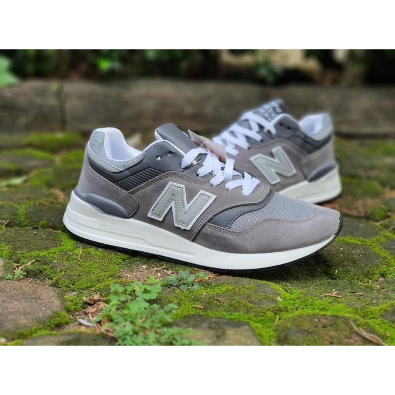 Sepatu sneaker klasik pria nb tali size 39-44