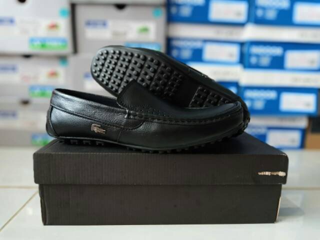 LACOSTE Sepatu Pantofel Kulit