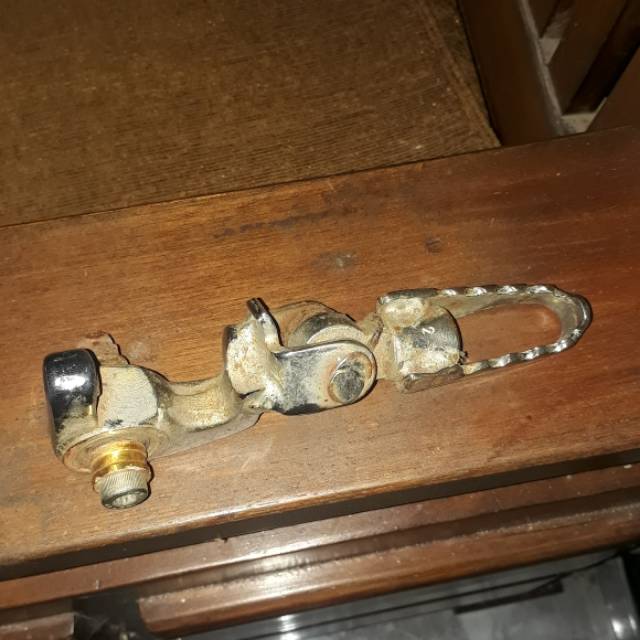 Step depan mesin kanan jialing jh