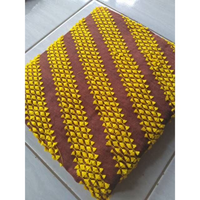 Kain tenun sutra bulu