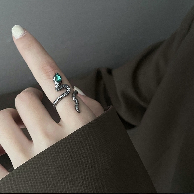 Cincin Model Terbuka Desain Ular Warna Hitam Silver Gaya Harajuku Untuk Aksesoris