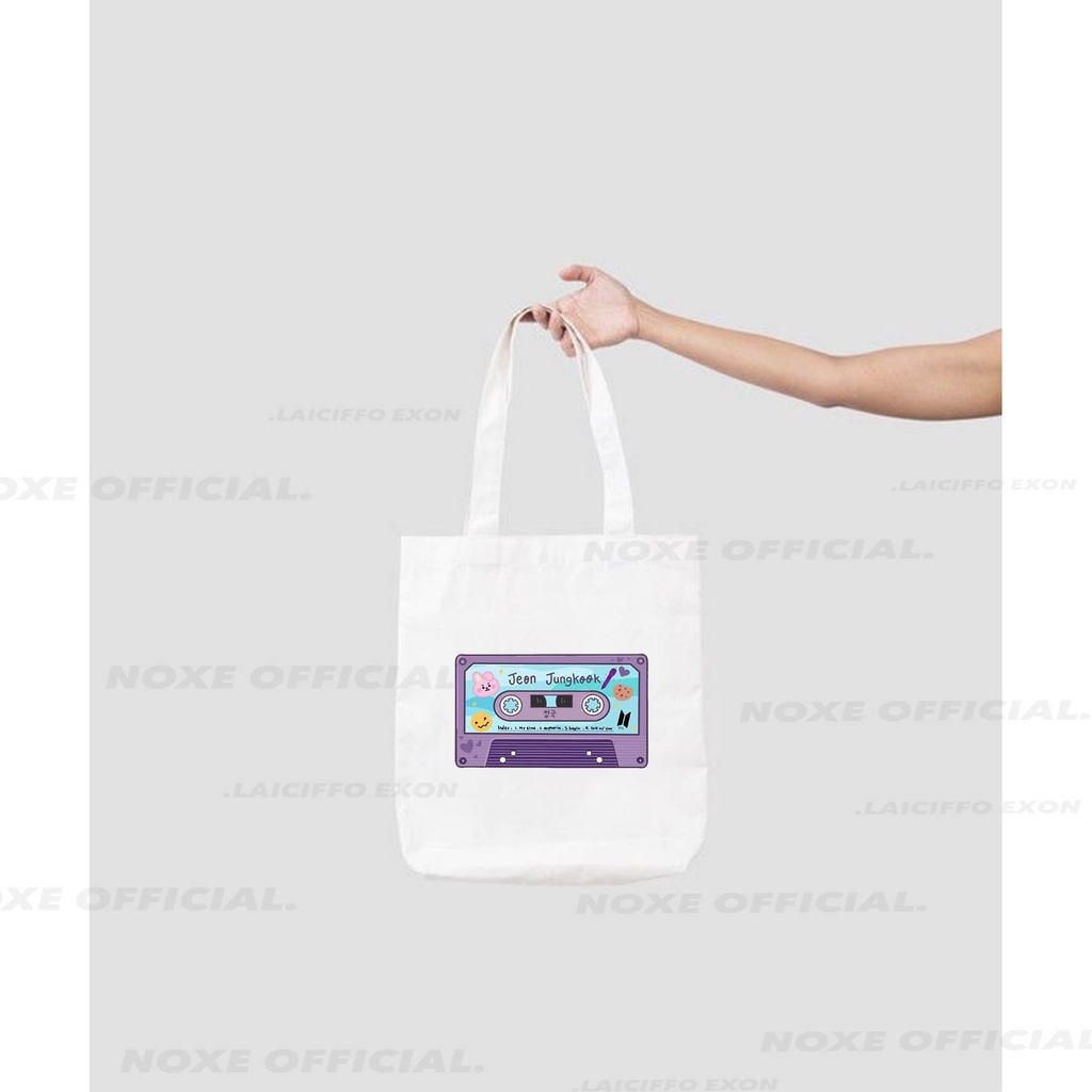 TOTE BAG KANVAS TEBAL JUNGKOOK, TAEHYUNG, JIMIN, JUNG HOSEOK, KIM NAMJOON, MIN YOONGI, SOEKJIN