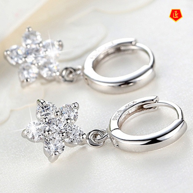 [Ready Stock]Silver Star Snowflake Crystal Earrings Korean Graceful Fashionable