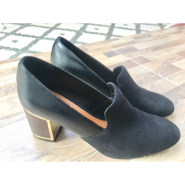 Sepatu Charles & Keith preloved