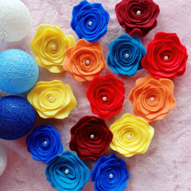 Pin/Bros Bunga Rose Mutiara, Flower handmade kain flanel bisa untuk sovenir