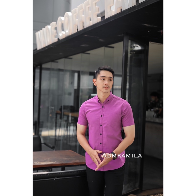 Kemeja pria polos slimfit kasual basic HeM lengan pendek ungu