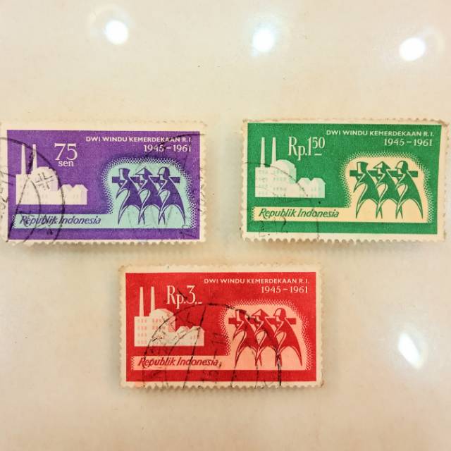 

Perangko Indonesia Lawas edisi Dwiwindu Kemerdekaan RI