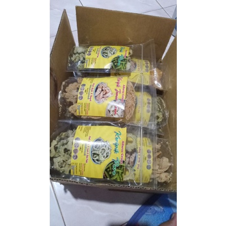 

aneka keripik pare, keripik jamur,keripik usus, dan keripik tempe