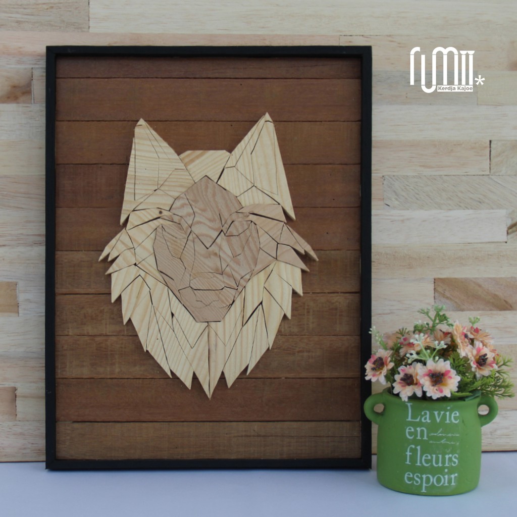Hiasan Dinding Kayu Motif Kepala Serigala -RumiiWood