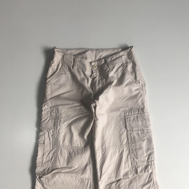 CARGO PANTS UNIQLO PUTIH TULANG