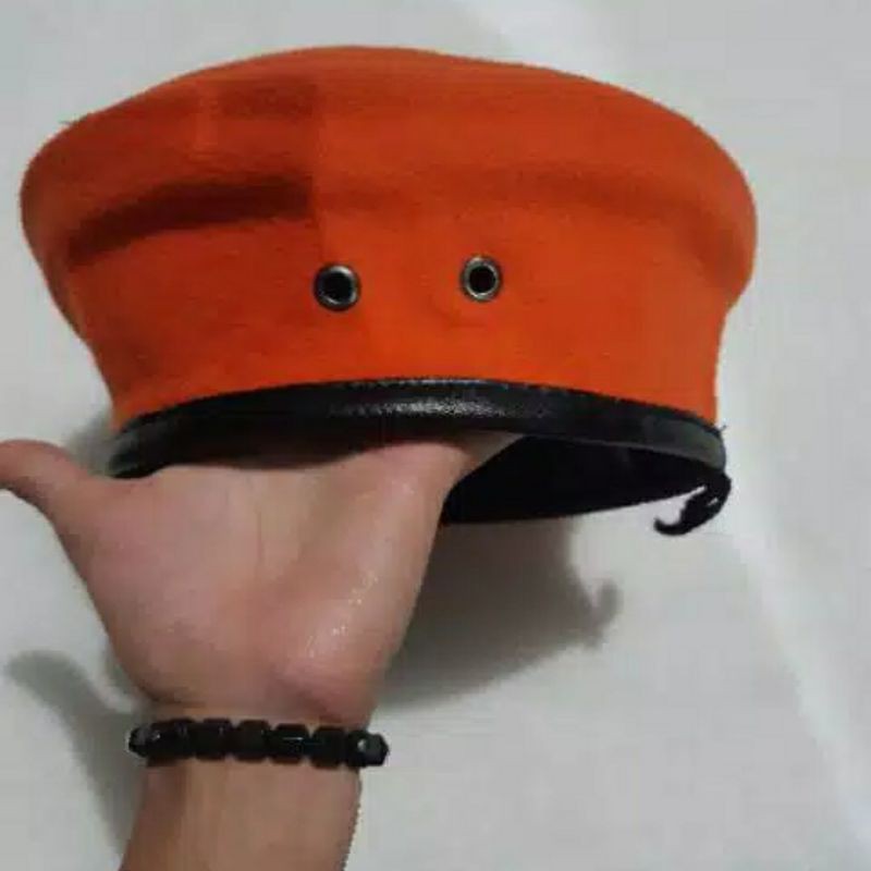 baret orange baret polsuska baret paskhas