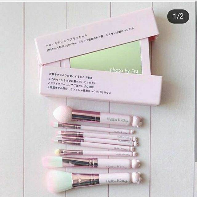 

Brush box pink 8pcs