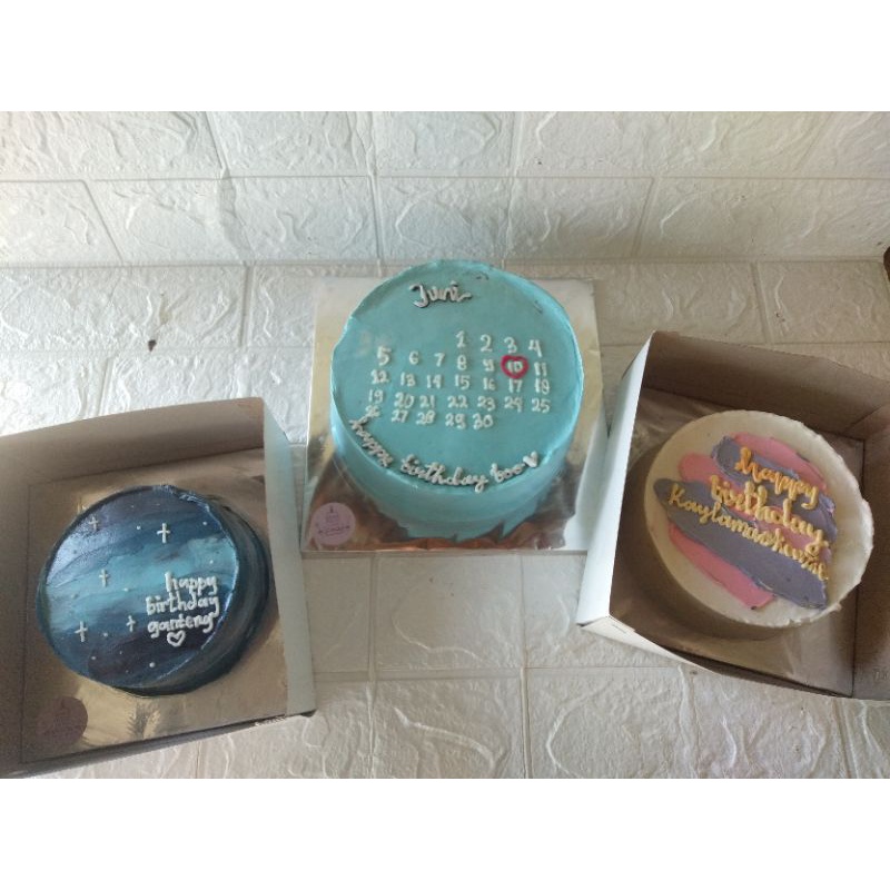 

Korean Cake size 12, 14, 18, 20