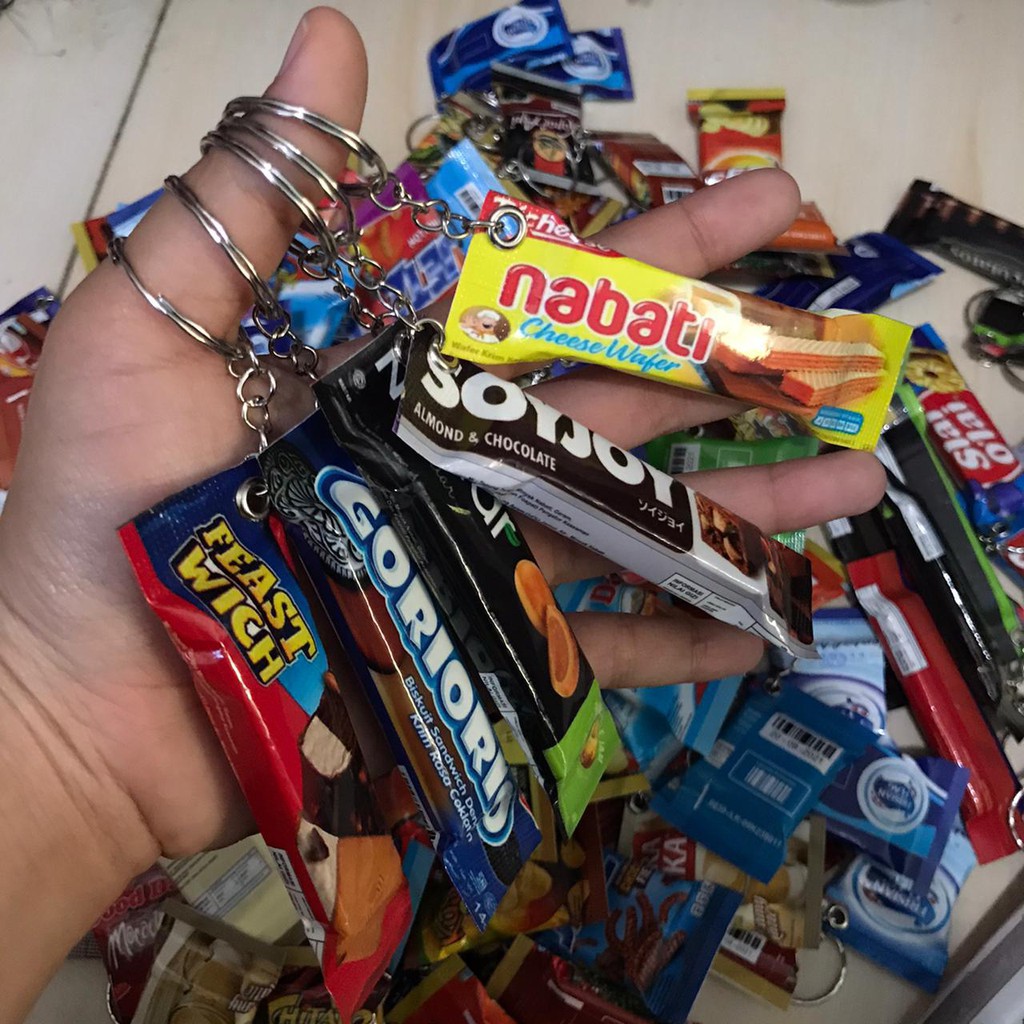 GANTUNGAN KUNCI MINIATUR SNACK SOUVENIR PESTA KADO OLEH OLEH PAKET PILIHAN