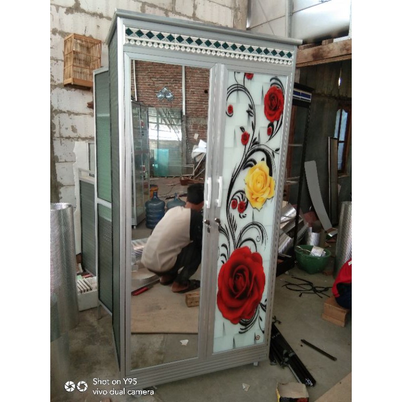 lemari pakaian pintu 2 / almari baju kaca alumunium / solusi menyimpan baju agar tidak berbau dengan