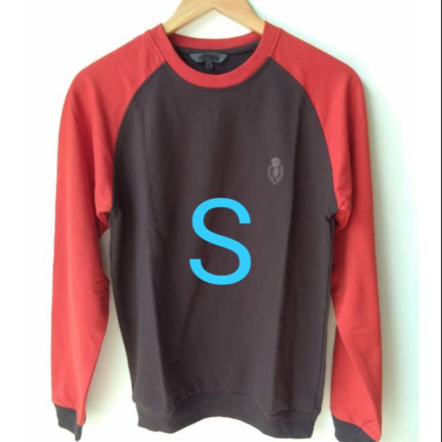 Sweater pria Details