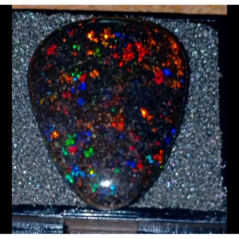 Kalimaya Black Opal Matrix Andamooka Australia Super Jarong Red.. 23x17x5 mm..