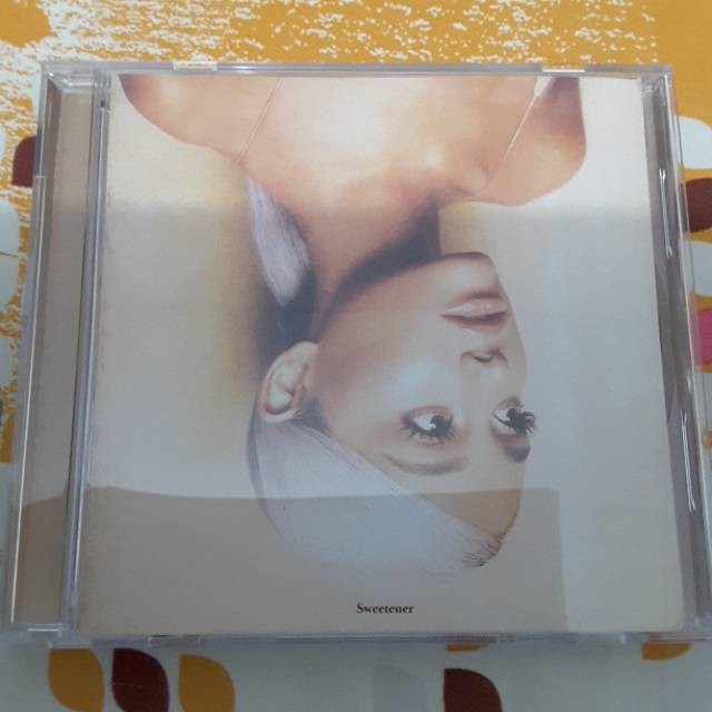 

CD Ariana Grande Sweetener Import