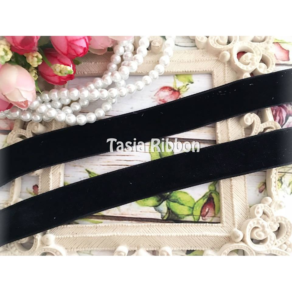 

Pita Beludru 2cm Hitam