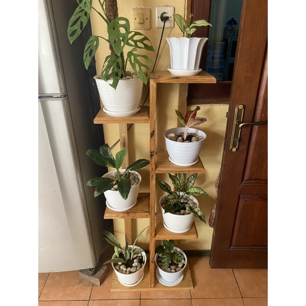 Rak kayu bunga susun