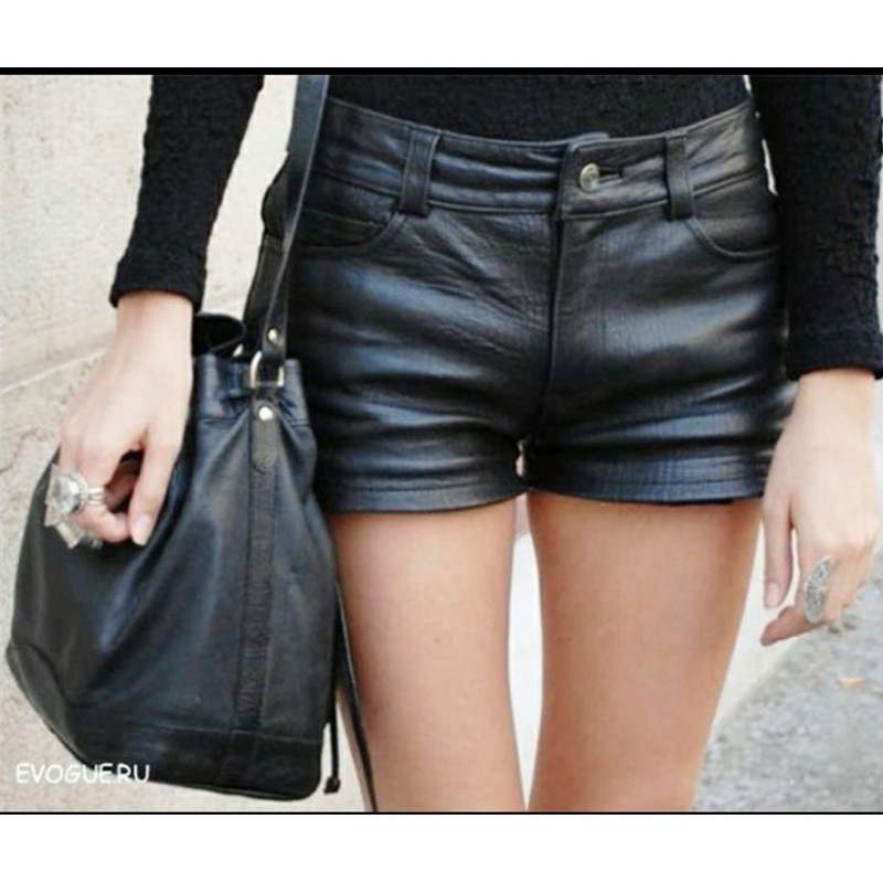 celana pendek kulit wanita