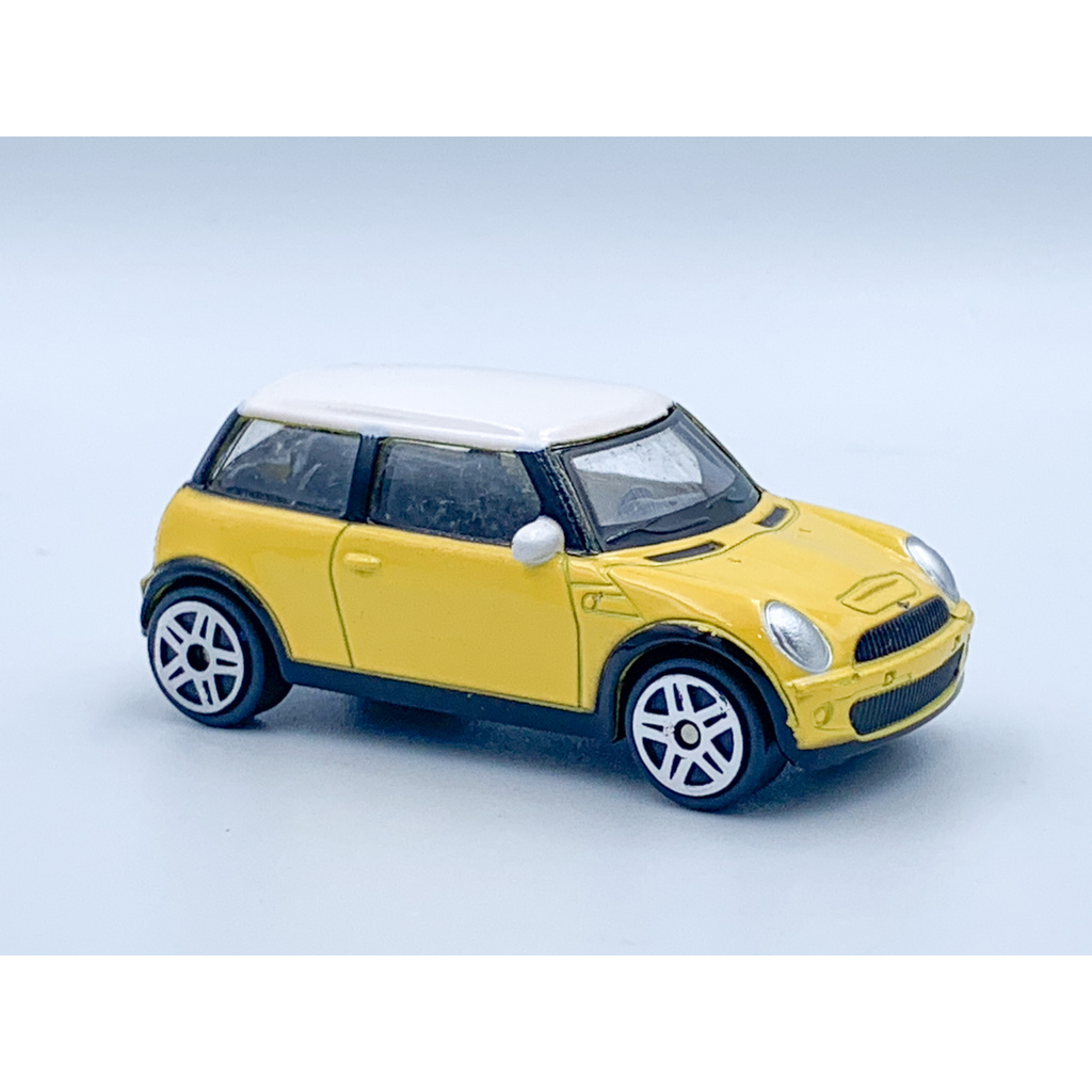 

Scale 64 No Brand Mini Cooper S Yellow White