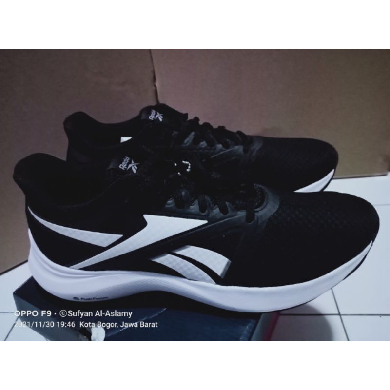 Sepatu Lari Pria Reebok Runner 5.0