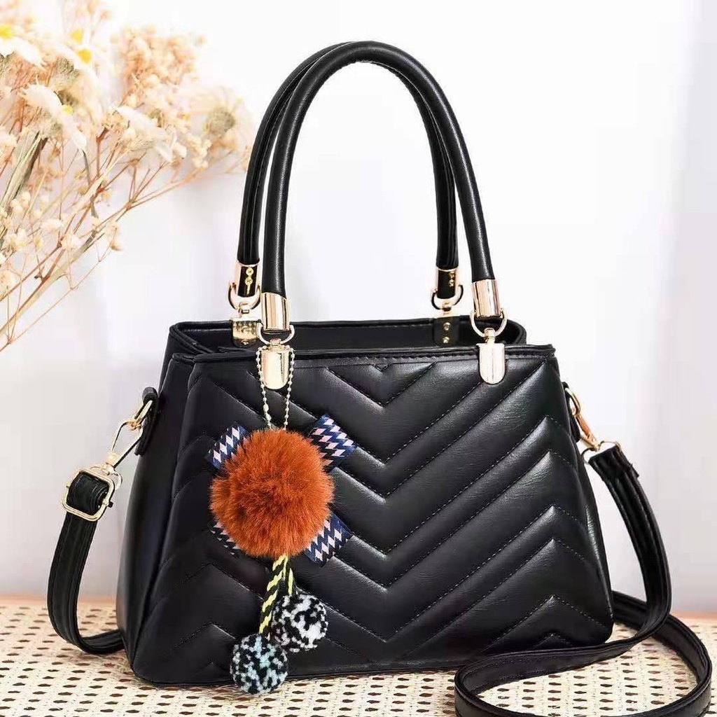 GT 1926 BQ 3136 RISCE TAS HAND BAG GANTUNGAN POM-POM IMPORT WANITA CEWEK PEREMPUAN JAKARTA BATAM