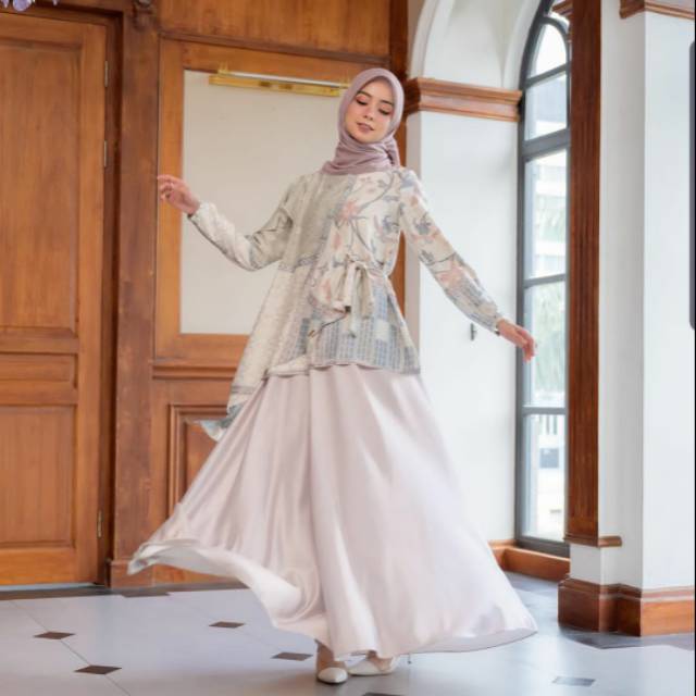 Kara Blouse Wearing Klamby seasalt