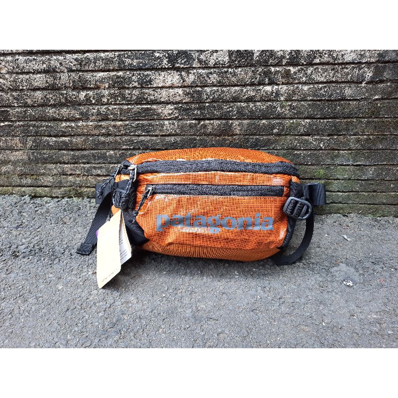 TAS PINGGANG WAIST BAG PATAGONIA BLACK HOLE 5L ORANGE
