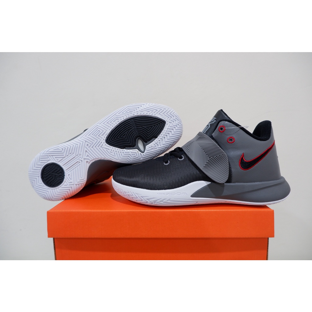 nike kyrie flytrap iii white