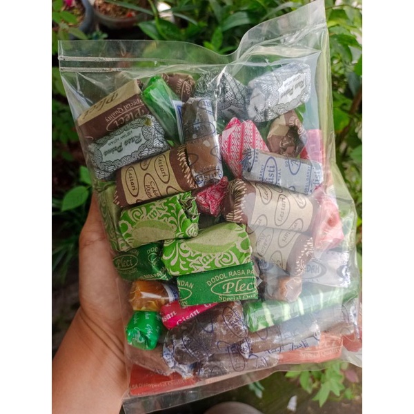 

Ready dodol garut Mix rasa susu, garut wijen, garut ketan hitam, nangka 500gram