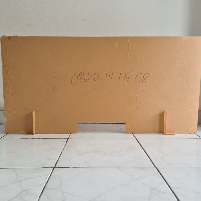 

COD akrilik pembatas meja sekat partisi ada lobang kasir 3mm 60x120cm