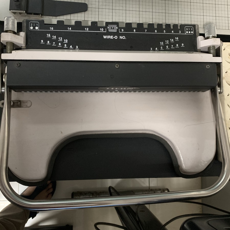 

Mesin jilid kawat merk stern F4 3:1 | Jilid Kawat | Mesin Kawat Spiral