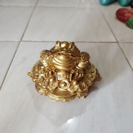Patung Kodok Kaki Tiga Gold