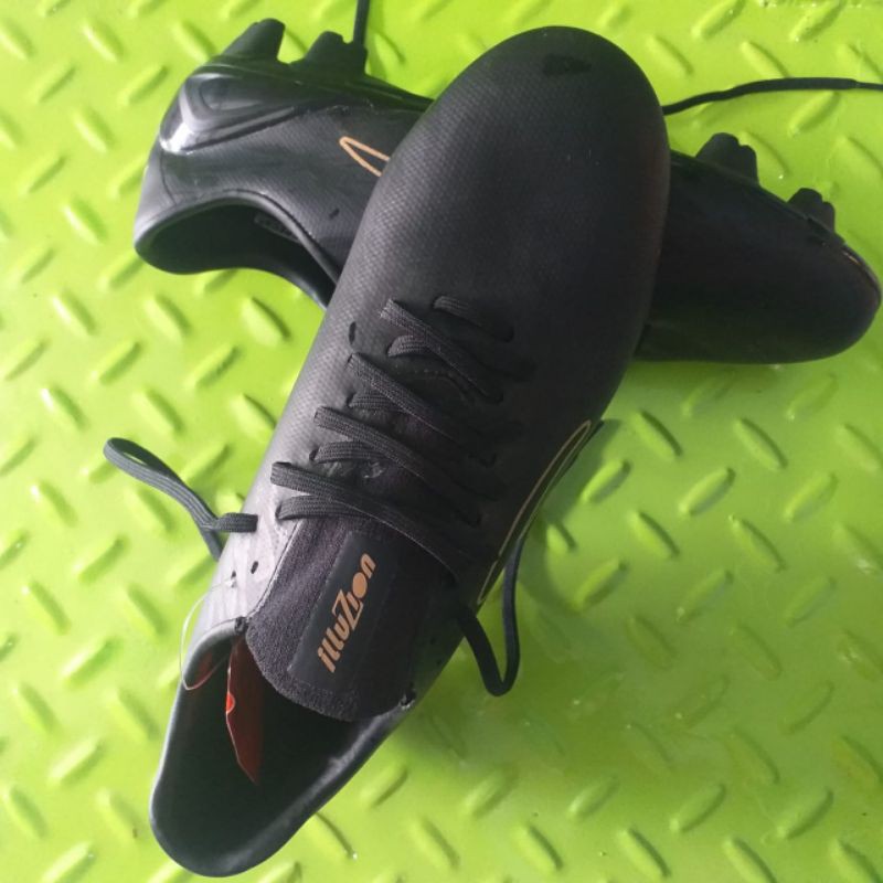 Specs Accelerator Illuzion FG black gold