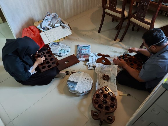 Tempat Aqua Gelas Kayu Jati Persegi Panjang