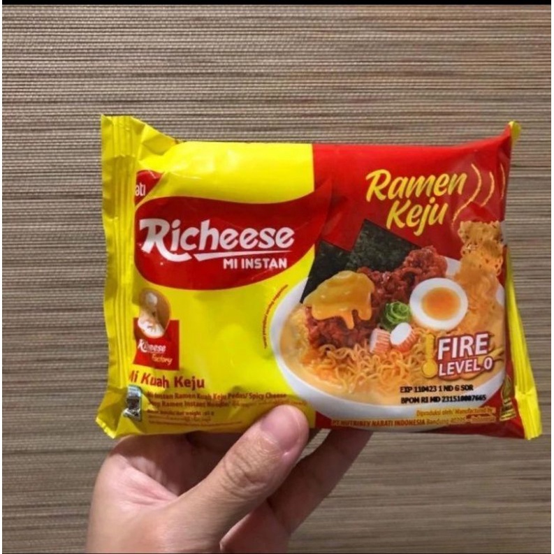 

Nabati Richeese Mi Instan Ramen Keju Mi Kuah Keju Fire Level 0 65 Gram