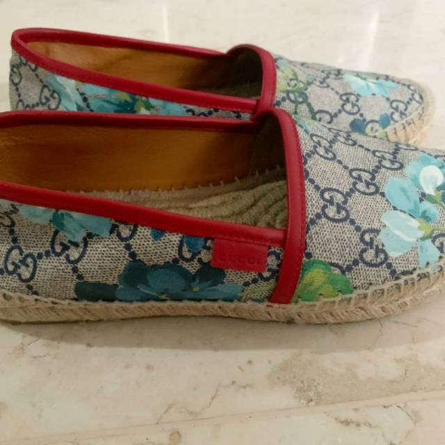 Sepatu gucci