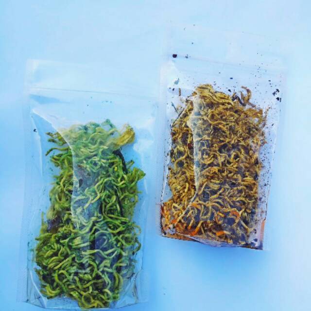 

Mie Keriting Cabe Hijau dan Jeruk Purut