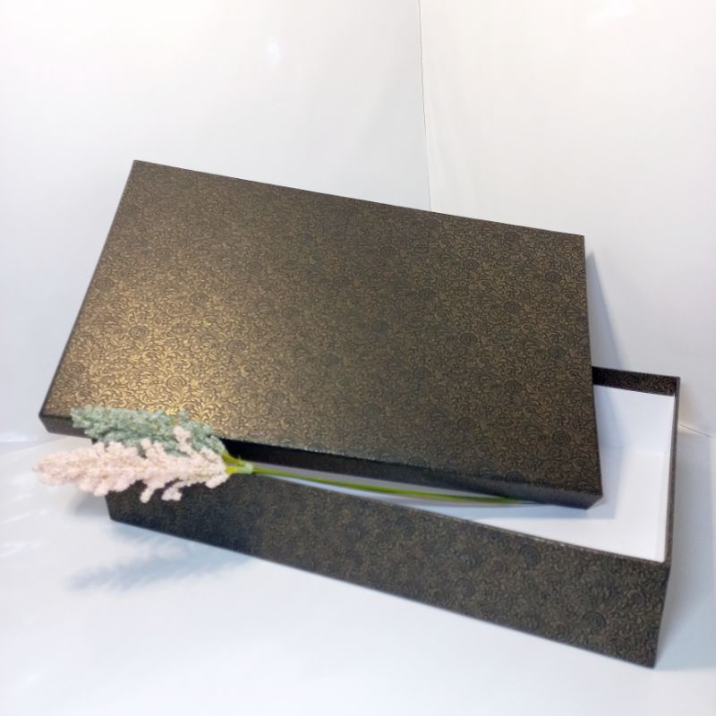 

kotak kado kode ts 3 32.5 x 19.5 tinggi 6cm