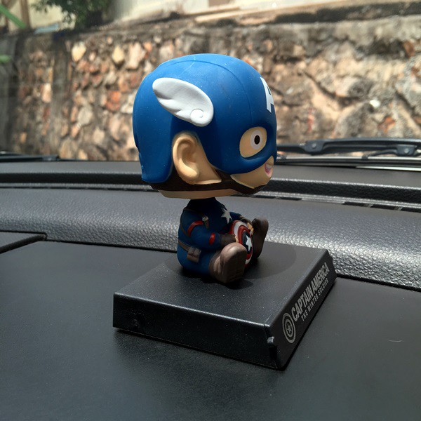 Boneka Figure Miniatur Pajangan Mobil Stand CAPTAIN AMERICA Goyang Kepala Shacking Head Toy