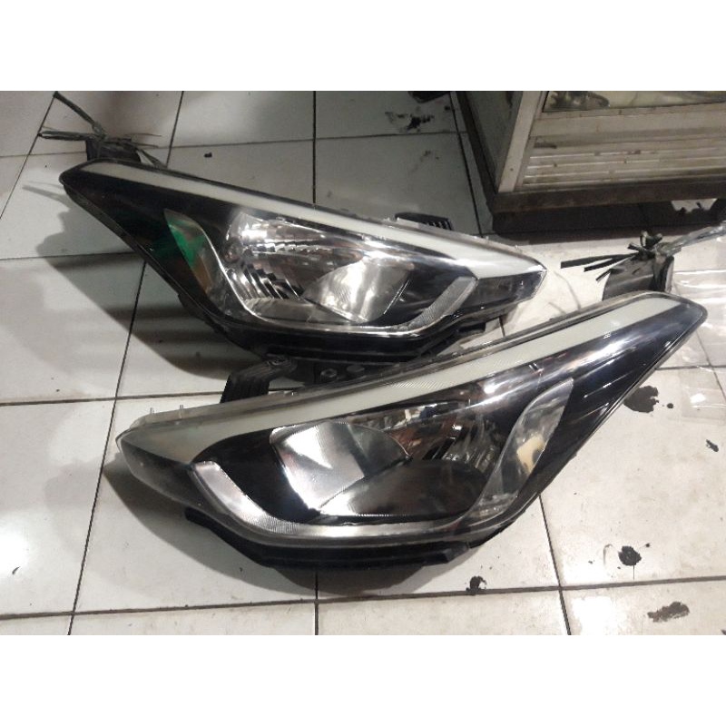 Headlamp lampu depan Hyundai i20 2019 original