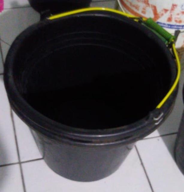 Ember Hitam Antipecah Besar