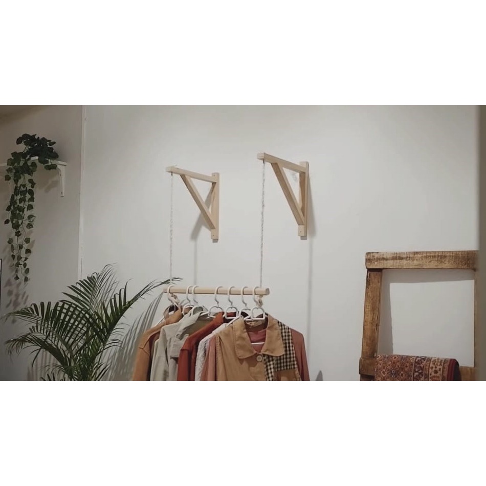Jual RAK GANTUNG KAYU / GANTUNGAN BAJU KAYU Cocok Untuk Display di Toko ...