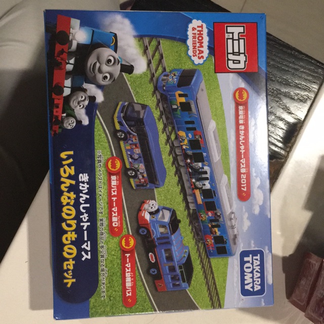 Tomica limited thomas set